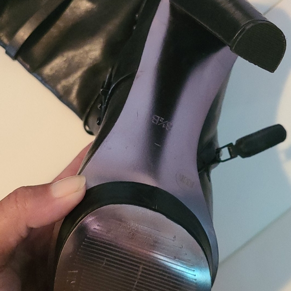 BCBG Max Azria Collection Tall Black Boots - Picture 4 of 6